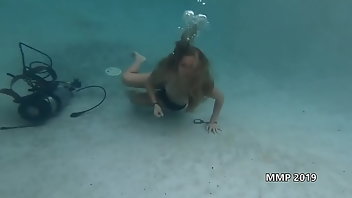 Underwater Babe 